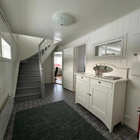 Marisletta Farm - House By The Sea