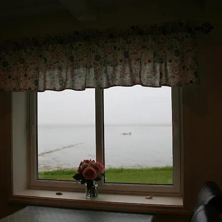 Marisletta Farm - House By The Sea *