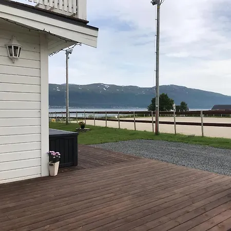 Marisletta Farm - House By The Sea