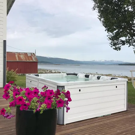 Marisletta Farm - House By The Sea Holiday home Tromso
